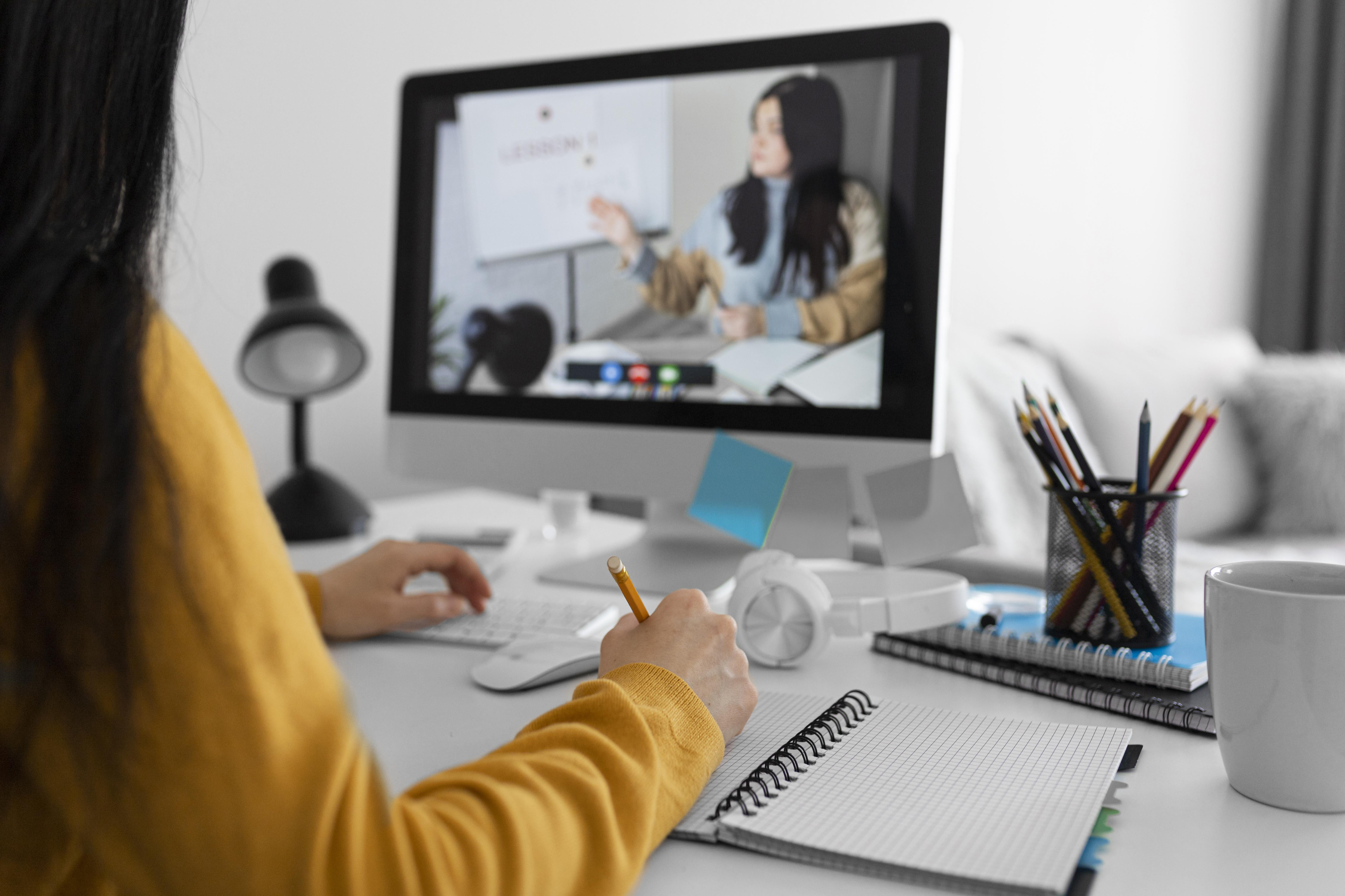 🏫 Bienvenido a EducaT
Tu espacio de aprendizaje virtual personalizado

En EducaT, ofrecemos un entorno flexible y accesible para el aprendizaje en línea. Nuestra plataforma está diseñada para brindar clases virtuales de calidad, centradas en el estudiante, con contenidos actualizados y recursos interactivos.

🎯 ¿Qué encontrarás aquí?

Cursos organizados por niveles y temáticas

Aulas virtuales con clases en vivo y grabadas

Actividades interactivas, foros y evaluaciones

Certificados de participación y aprobación

Acceso desde cualquier lugar y en cualquier momento

📚 Aprender nunca fue tan fácil. Comienza hoy con EducaT.